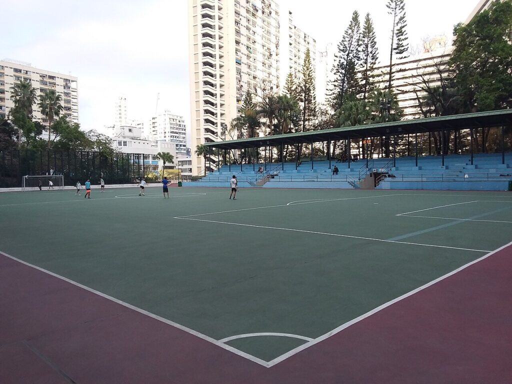 HK Kln City District zh:老龍坑 Lo Lung Hang zh:高山道公園 Ko Shan Road Park football pitch court in February 2019